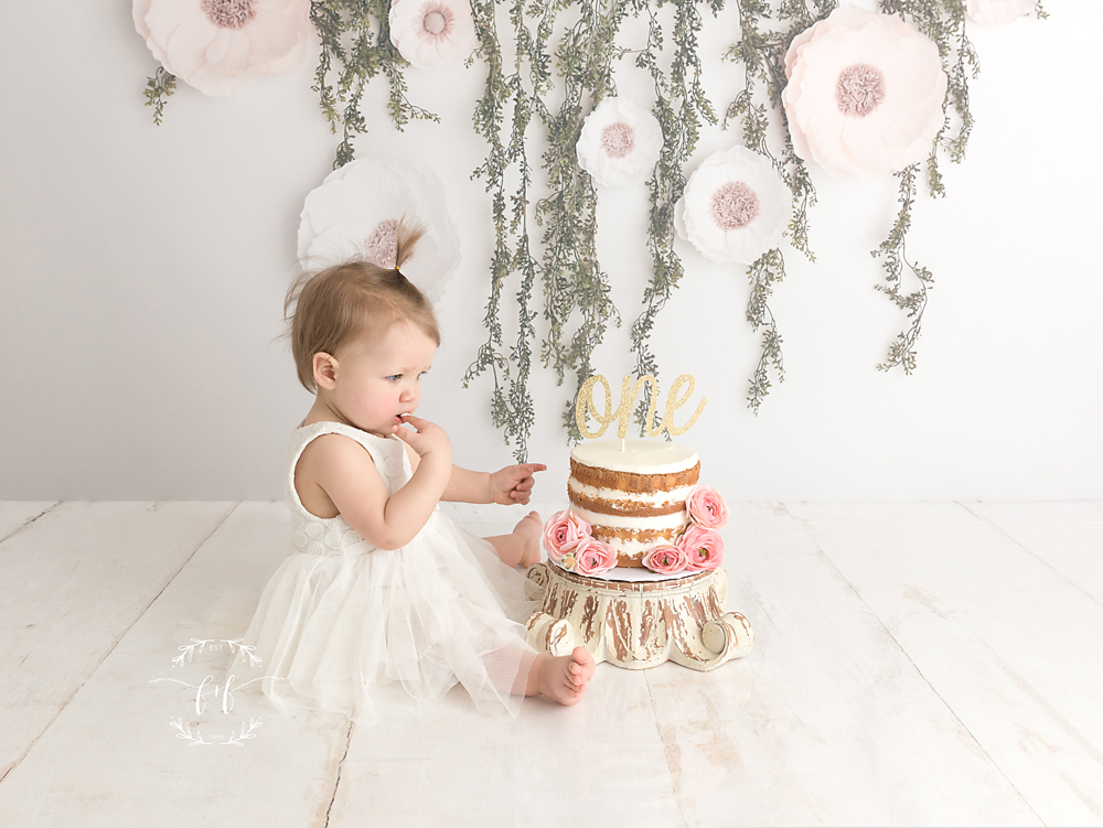 tacoma-first-birthday-cake-smash-photographer